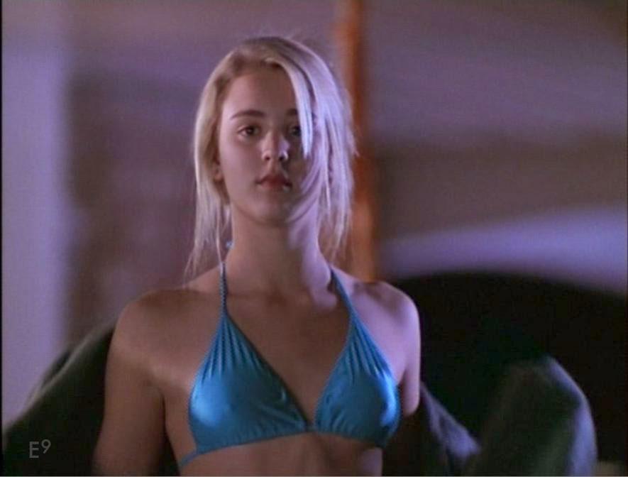 Naked Kaley Cuoco In Growing Up Brady