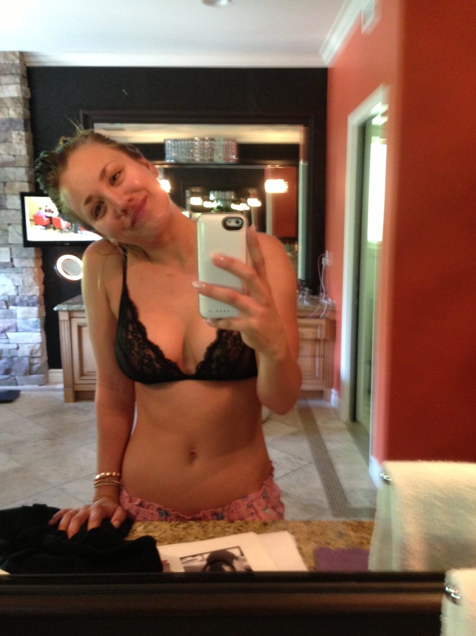 Naked Kaley Cuoco In Icloud Leak Scandal 