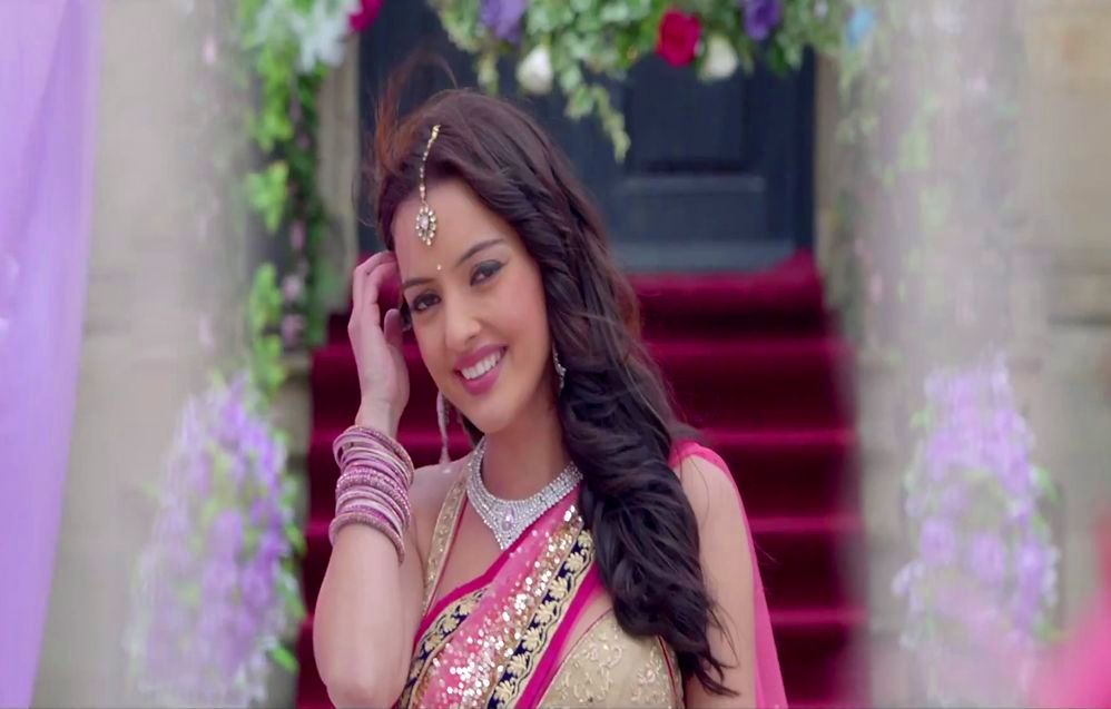 Naked Kristina Akheeva In Yamla Pagla Deewana 2