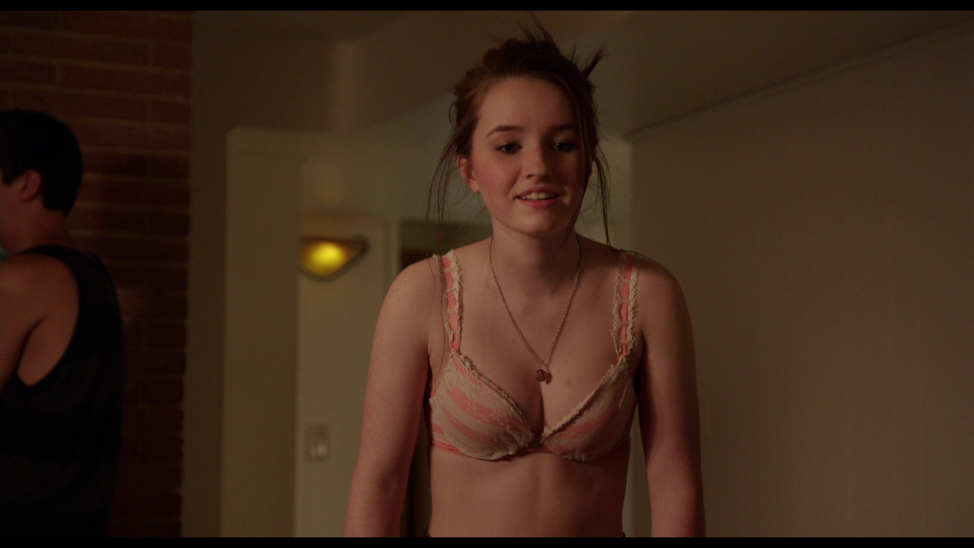 Kaitlyn dever nake