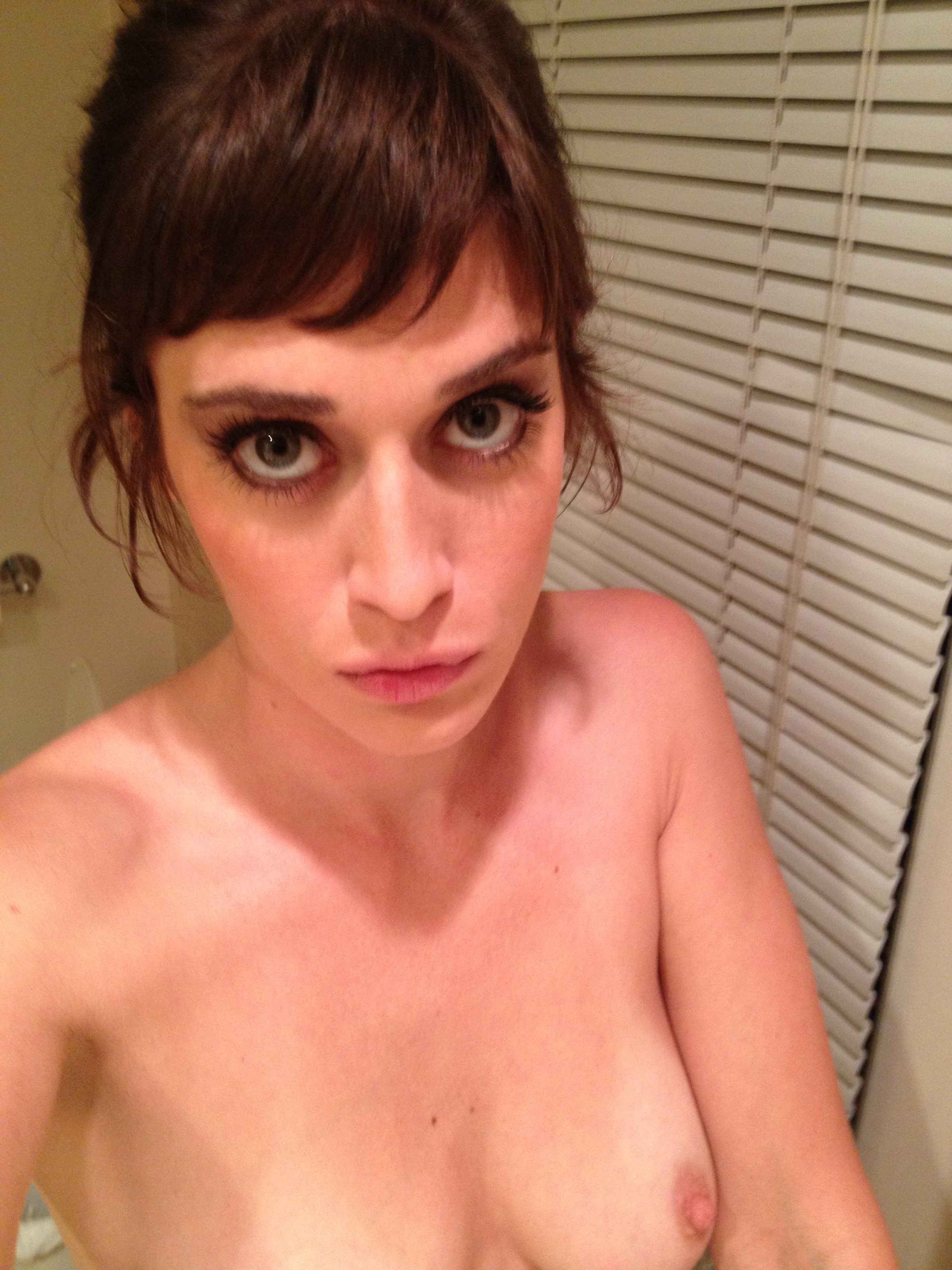 Naked Lizzy Caplan In 2014 Icloud Leak The Second Cumming