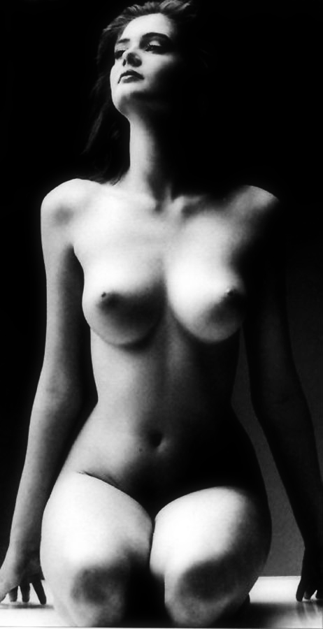 Hot Nude 18+ Black and white lesbo orgies