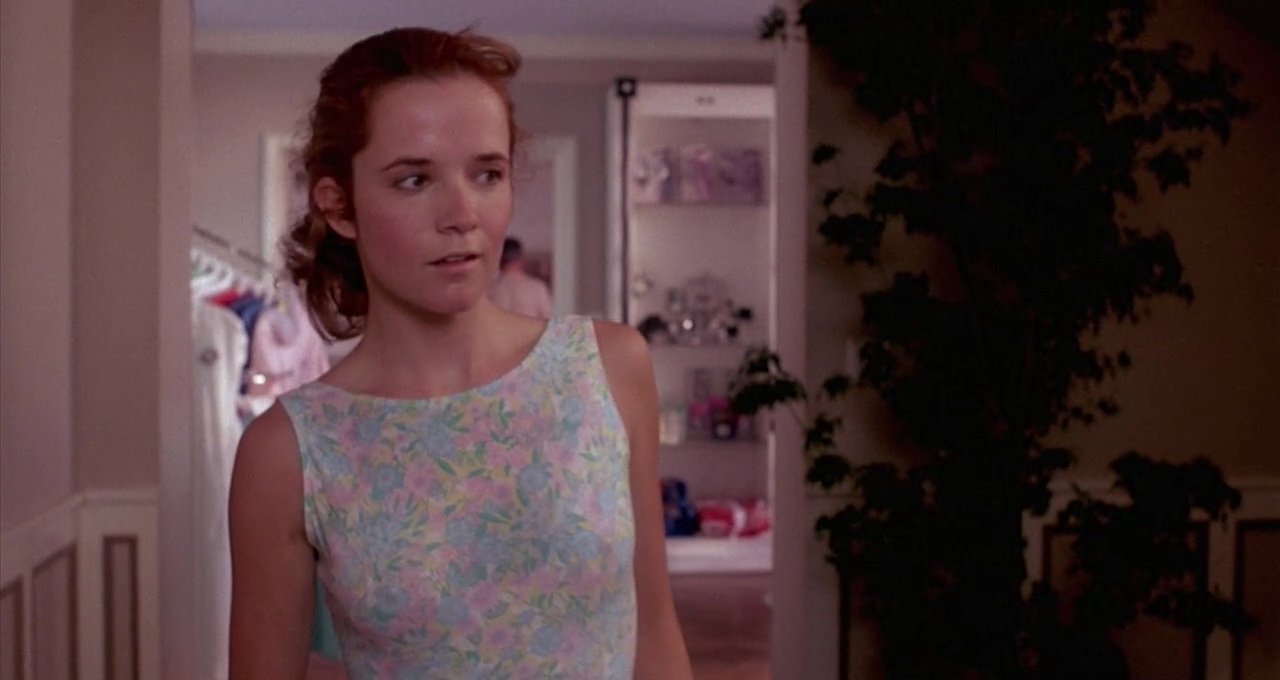 Naked Lea Thompson In Casual Sex