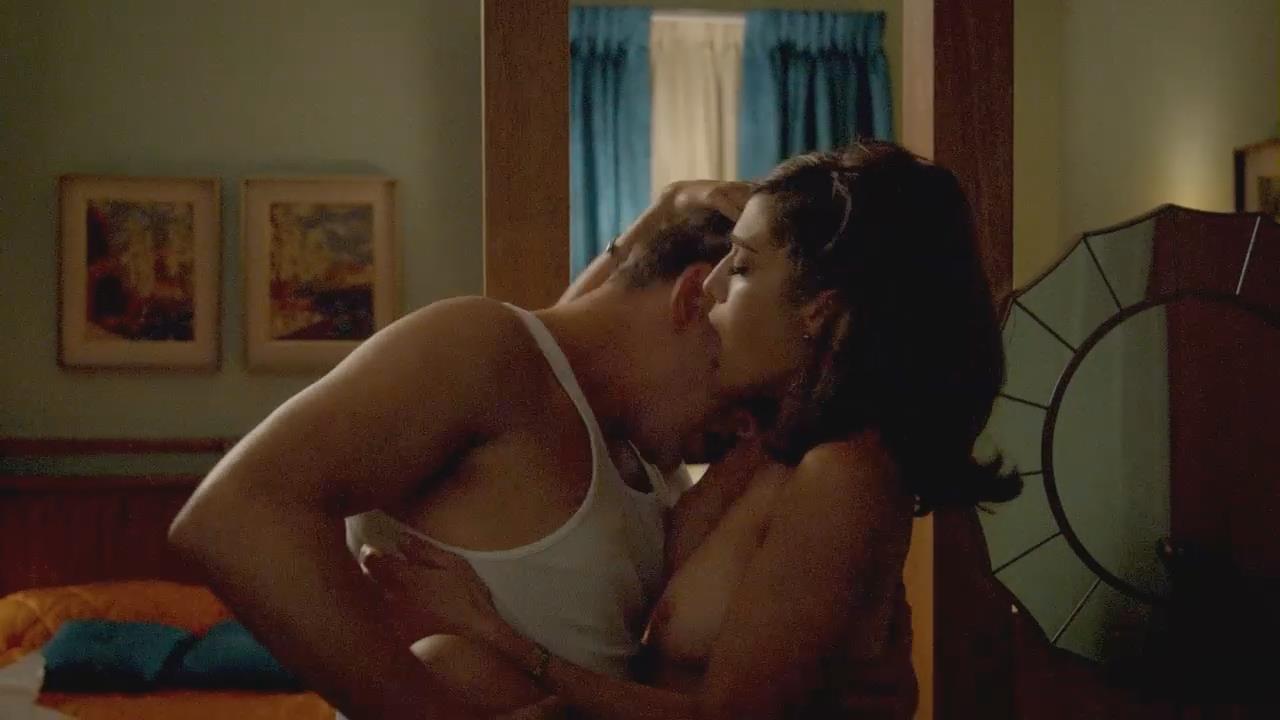 Naked Lizzy Caplan In Masters Of Sex 