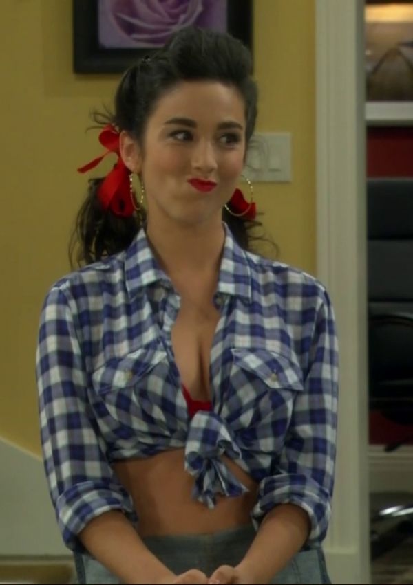 Naked Molly Ephraim In Last Man Standing Us 