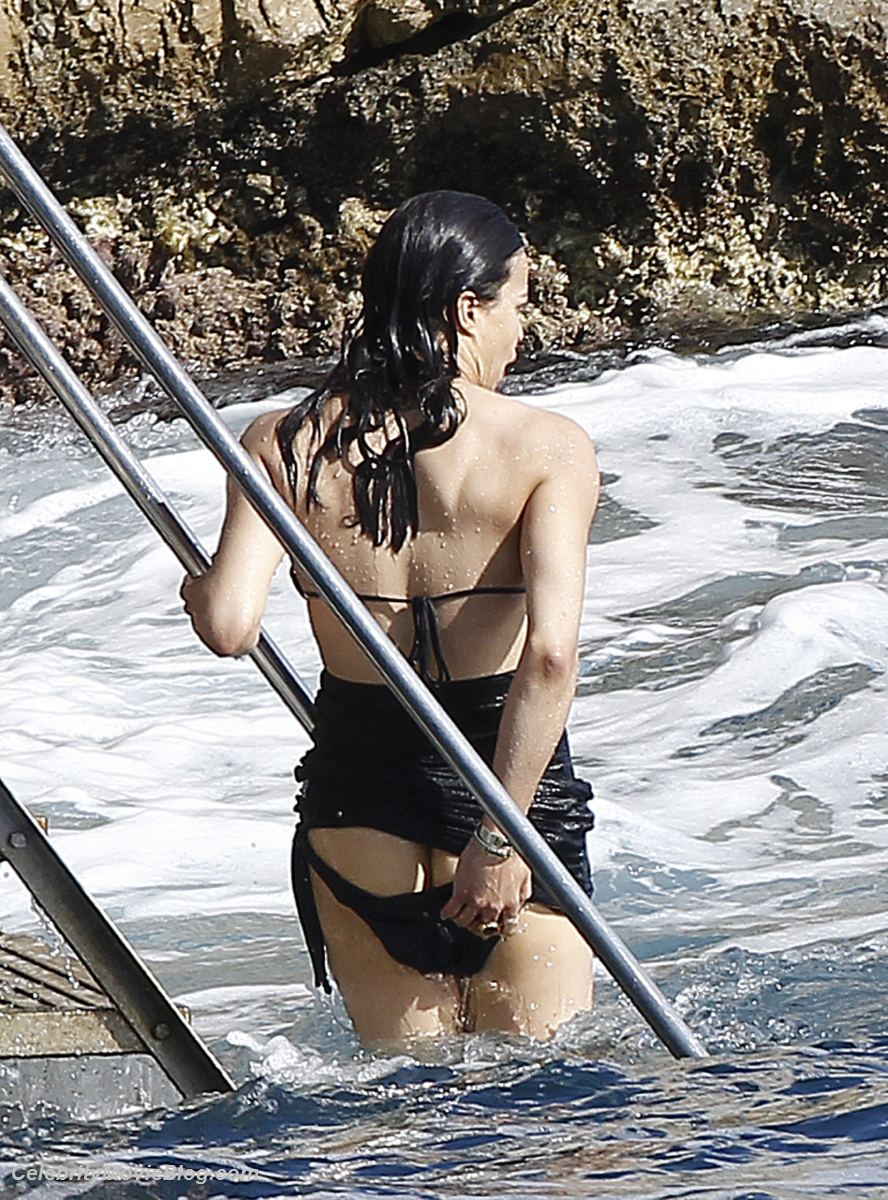 Michelle Rodriguez  nackt