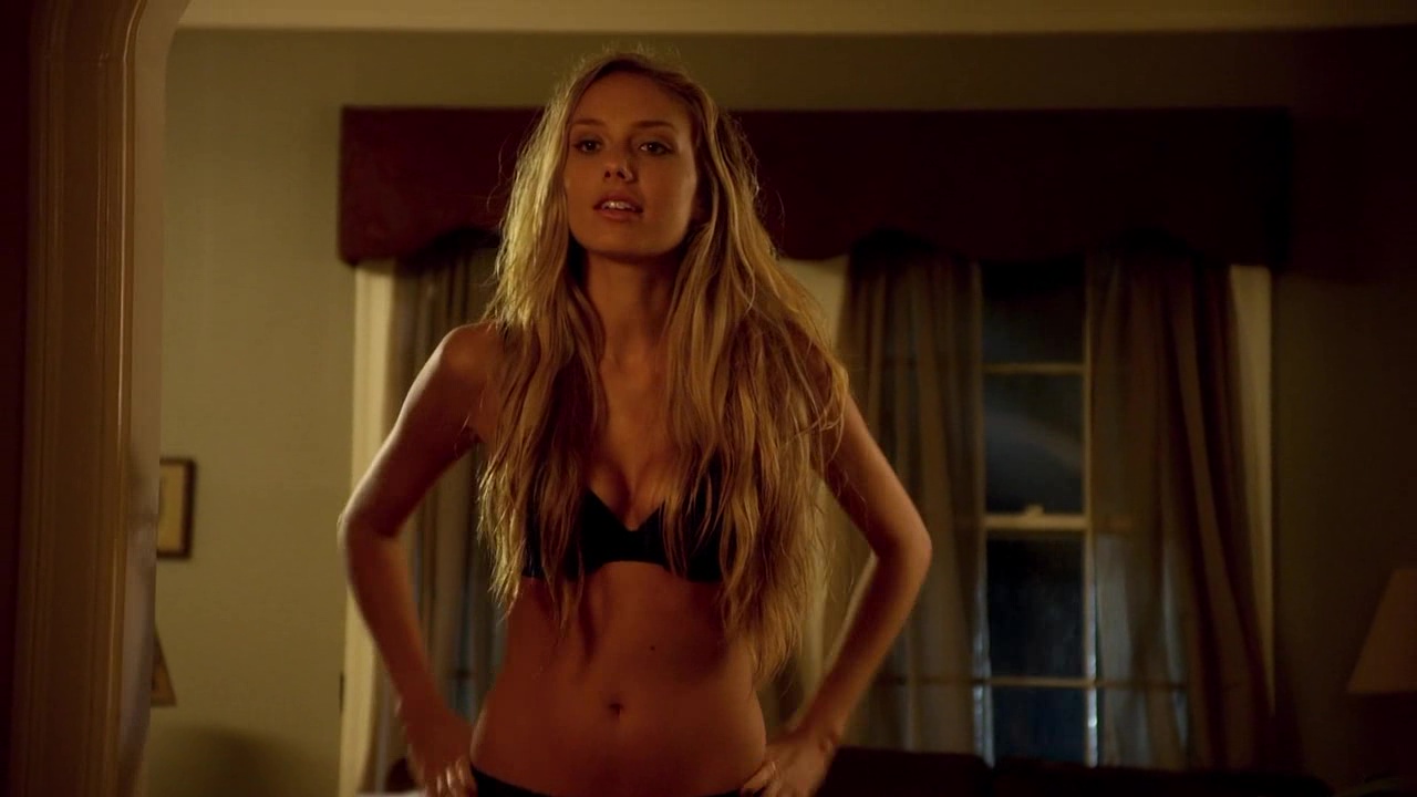 Naked Melissa Ordway In Escapee 