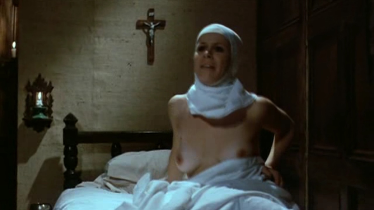 Naked Malou Cartwright in Cruel Passion < ANCENSORED