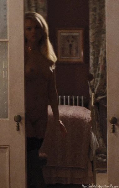Naked Margot Robbie In The Wolf Of Wall Street