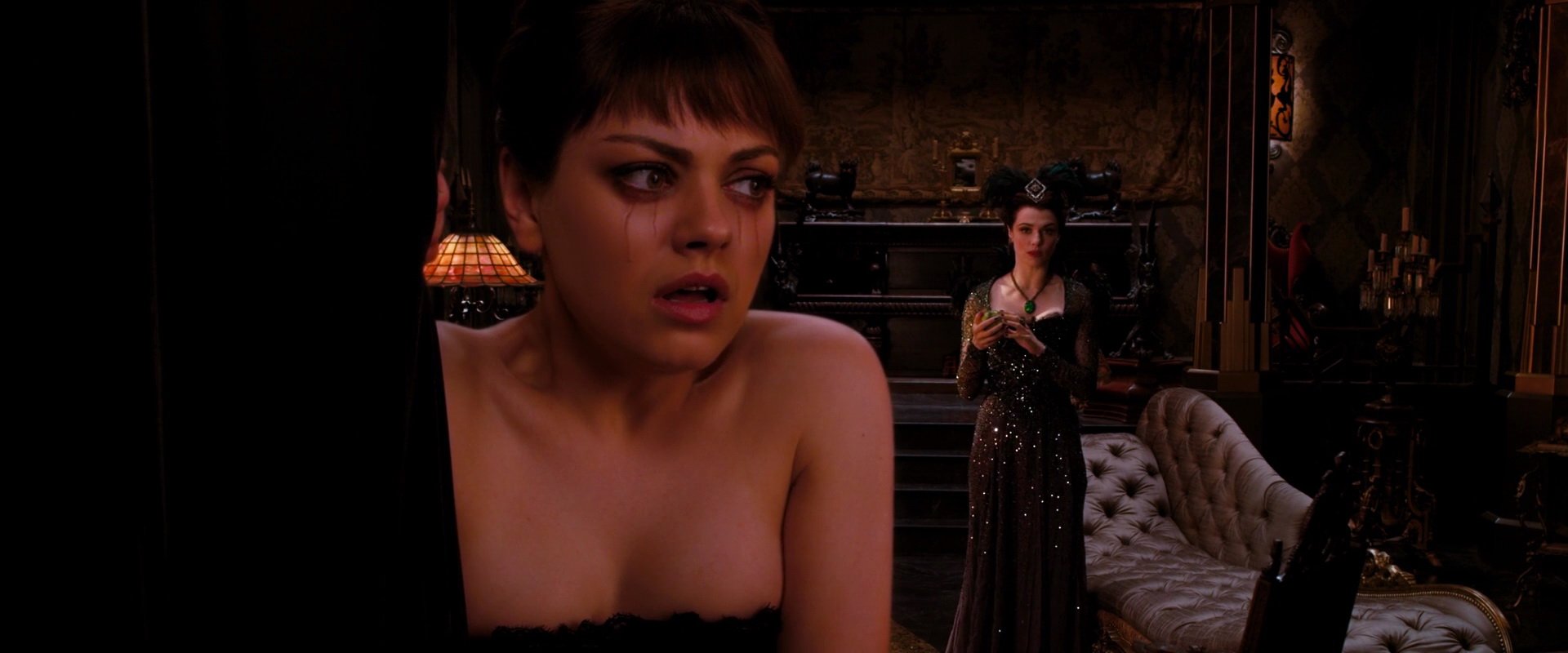 Naked Mila Kunis In Oz The Great And Powerful 