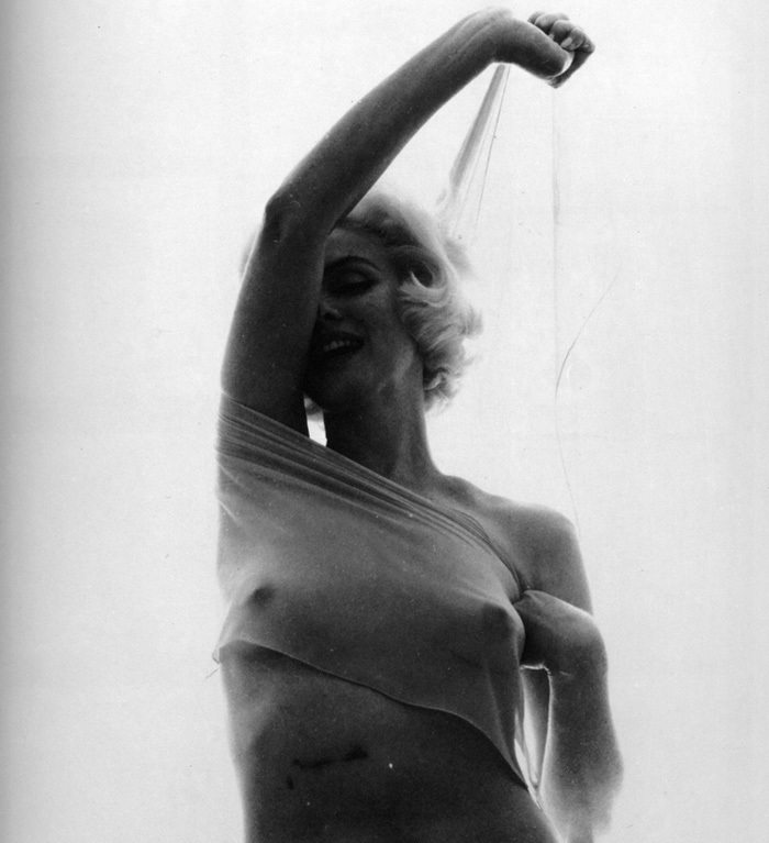 Naked Marilyn Monroe Added 07192016 By Bot 8371