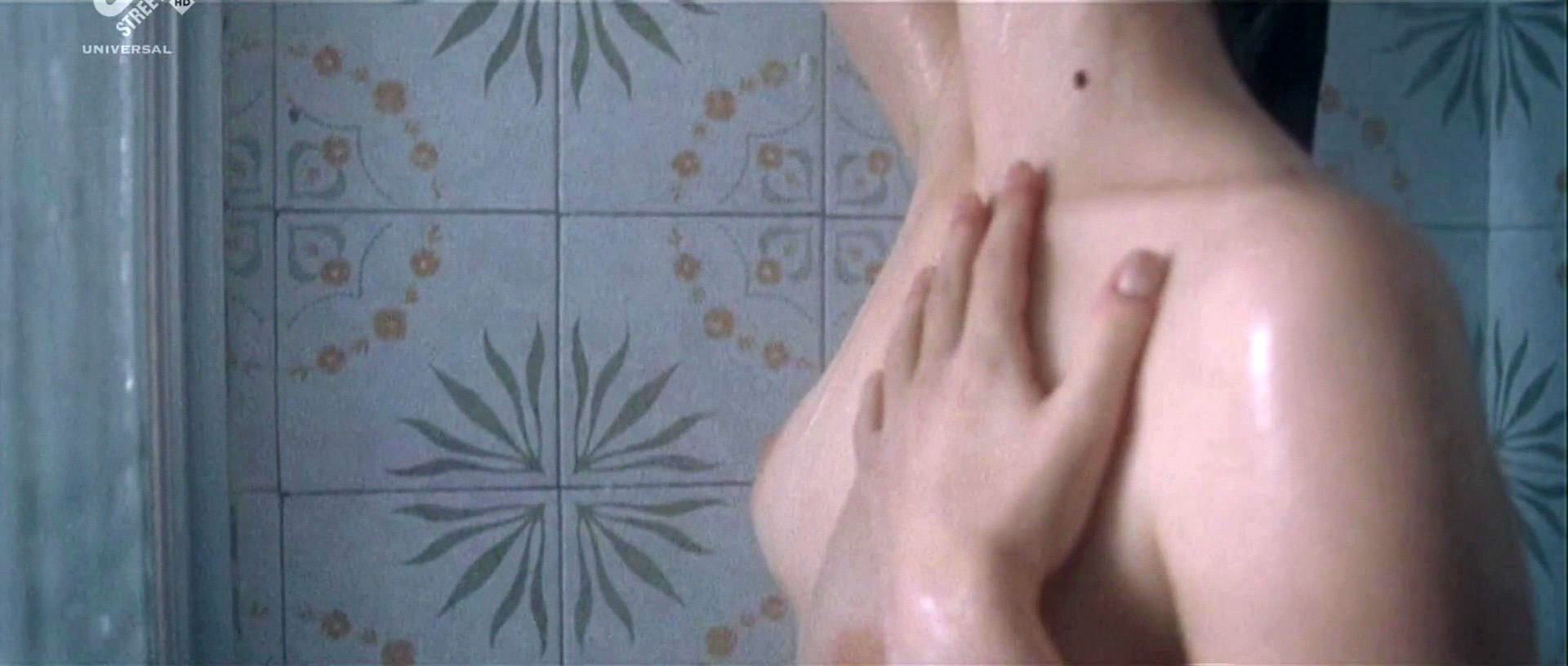 Naked Mélanie Laurent In La Chambre Des Morts