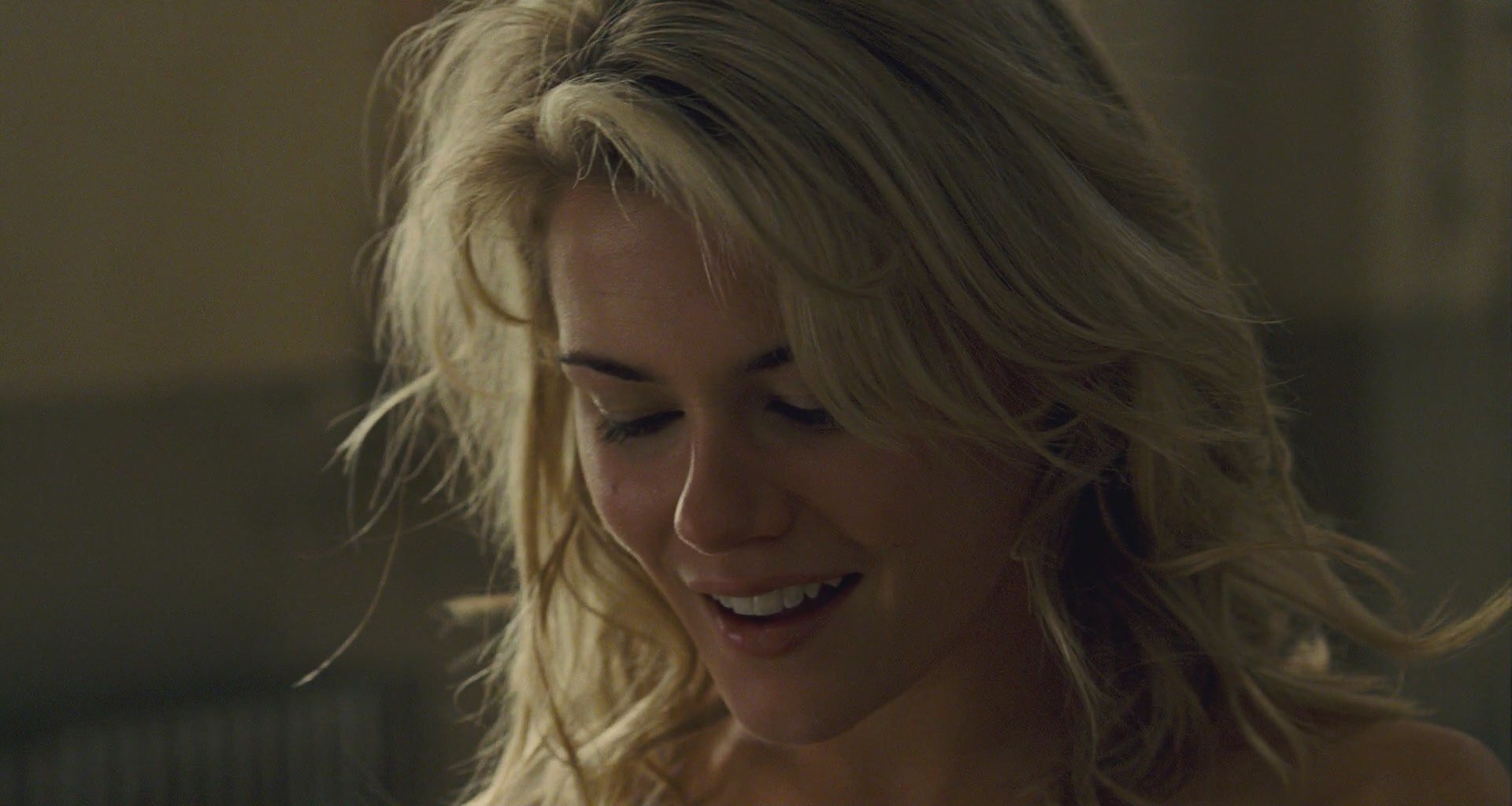 Naked Rachael Taylor In Shutter