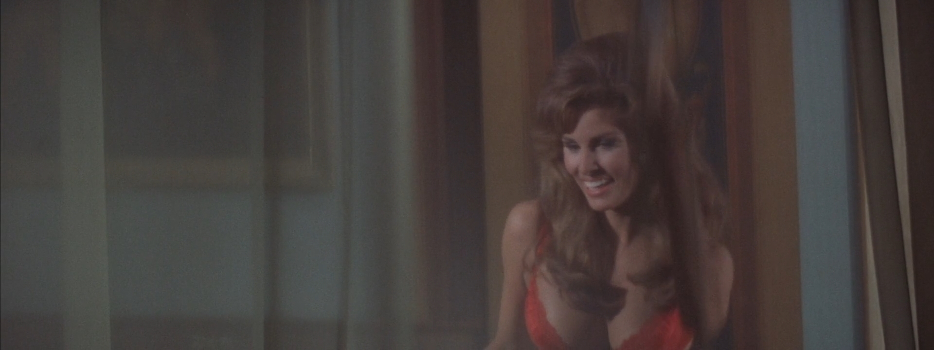Naked Raquel Welch In Bedazzled 