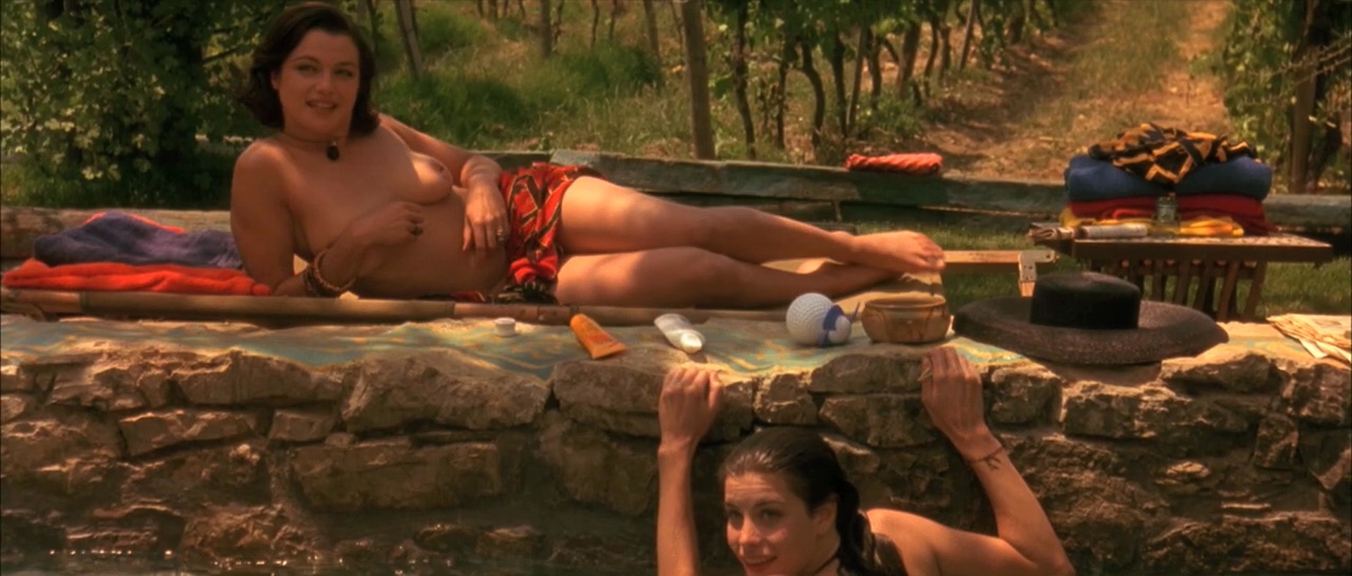 Naked Rachel Weisz In Stealing Beauty