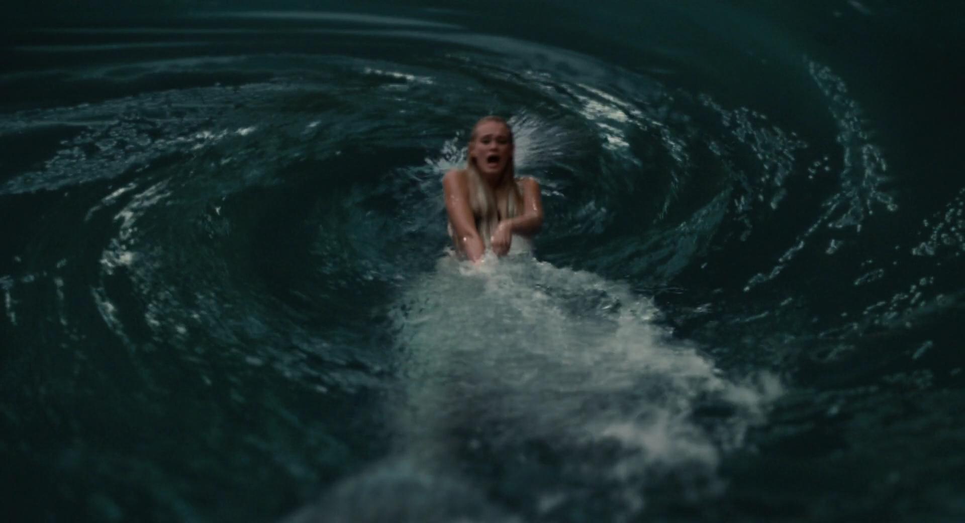 Naked Sara Paxton In Aquamarine 