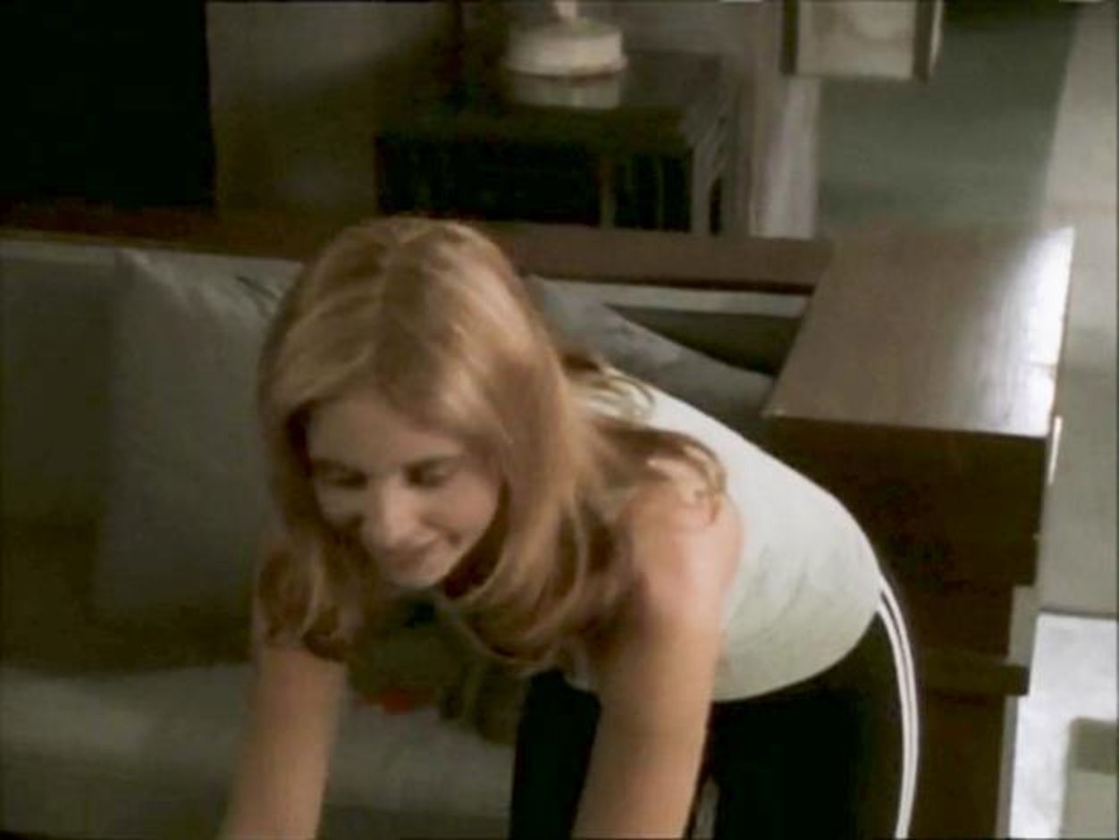 Naked Sarah Michelle Gellar In Buffy The Vampire Slayer