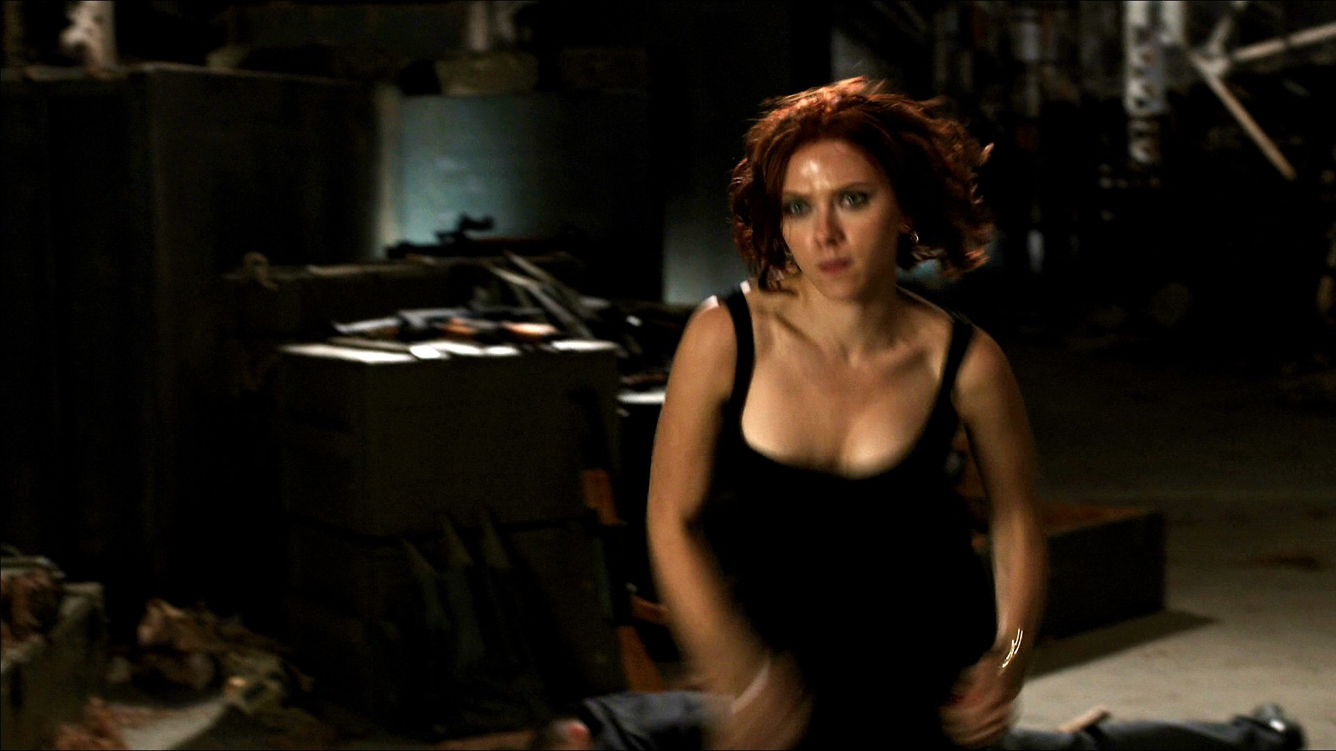 Naked Scarlett Johansson in The Avengers < ANCENSORED