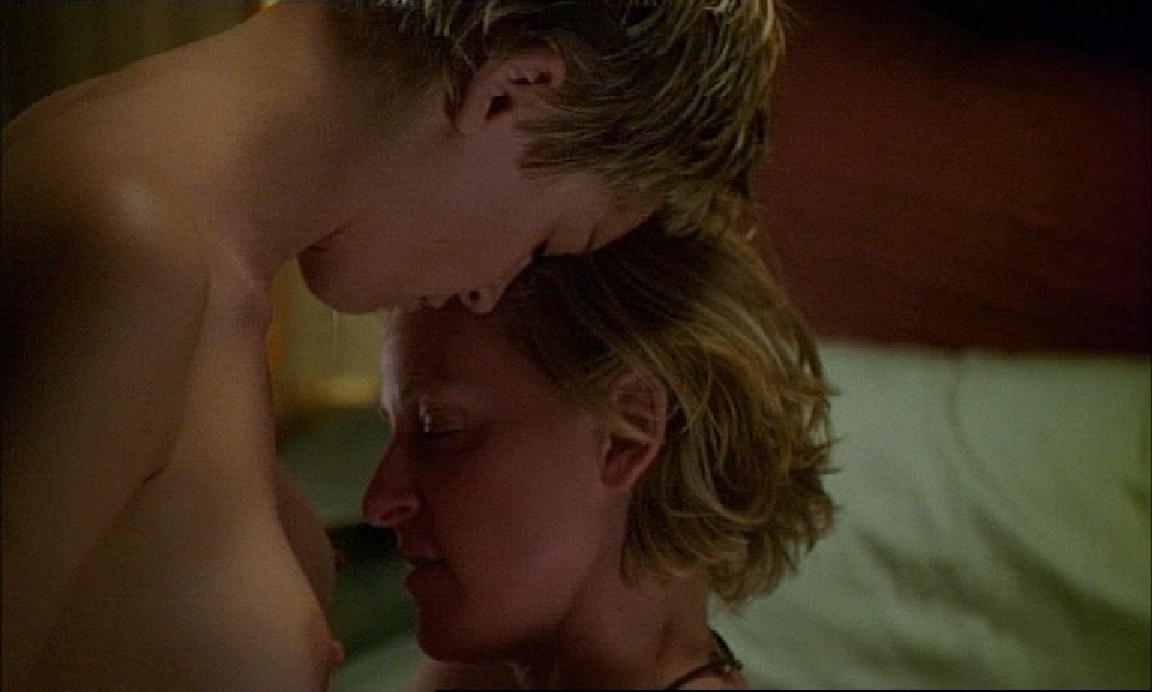 Naked Sharon Stone In If These Walls Could Talk 2 