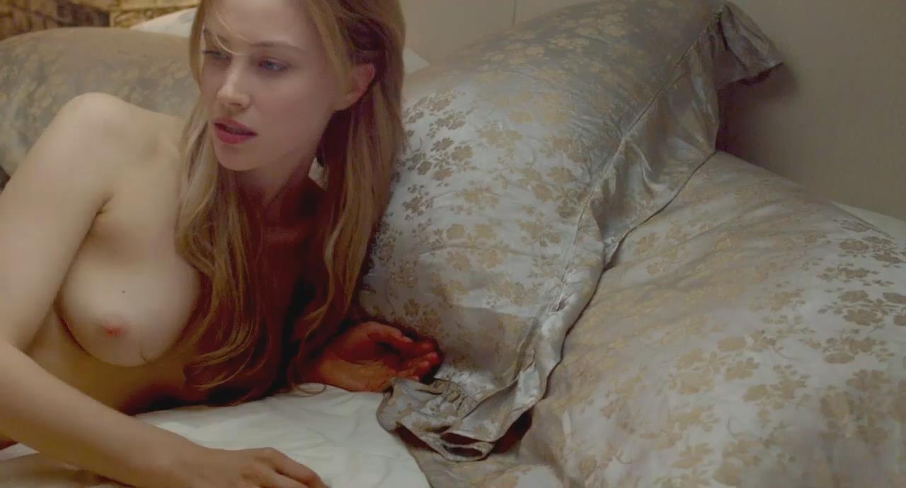 Naked Sarah Gadon In Maps To The Stars