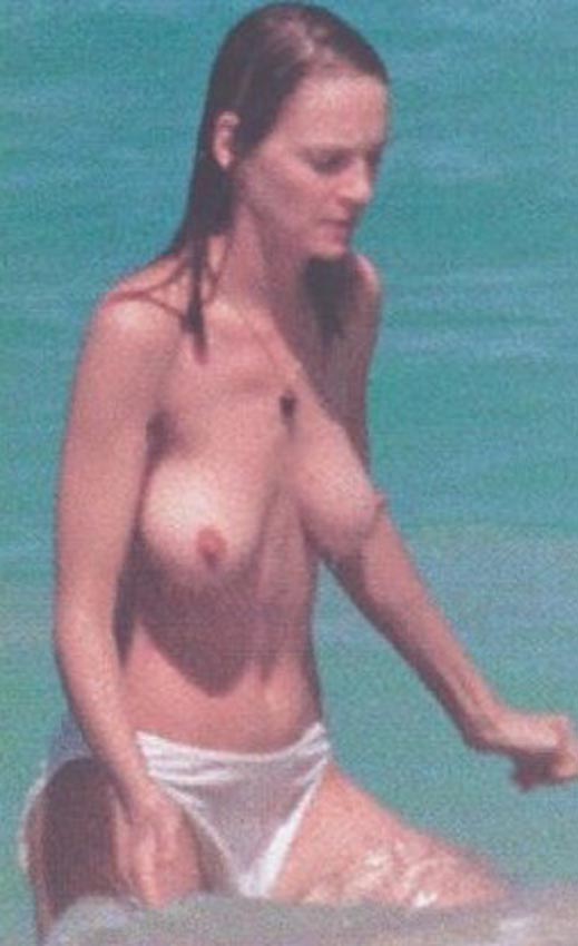 Naked Uma Thurman In Beach Babes