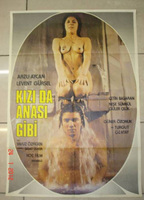 Kizi da anasi gibi (1980) Nude Scenes