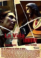 La vida inmune (2006) Nude Scenes