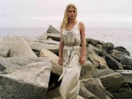 Naked Emilie De Ravin Added By