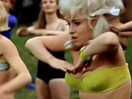 clip-Carry On Camping-Babs