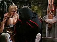 clip-Flesh Gordon Meets the Cosmic Cheerleaders-Robunda Hooters