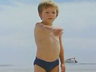 clip-Maslin Beach-Paula