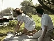 clip-Twin Sisters-Young Lotte