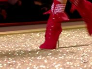 clip-The Victoria's Secret Fashion Show 2010-Herself