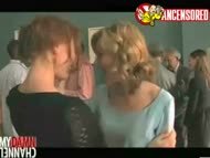 clip-Wainy Days-Laura