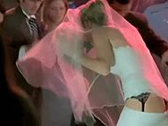 clip-The Wedding Bells-Amanda Pontell