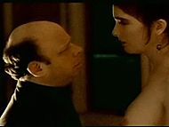 clip-The Wife-Arlie