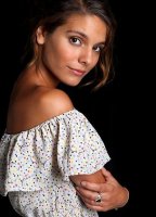 Caitlin Stasey nude