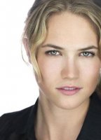 Cody Horn nude