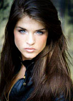 Marie Avgeropoulos nude