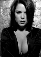 Neve Campbell nude