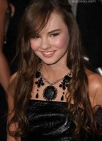 Madeline Carroll nude
