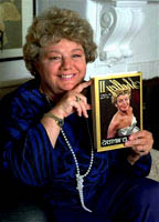 Shelley winters topless