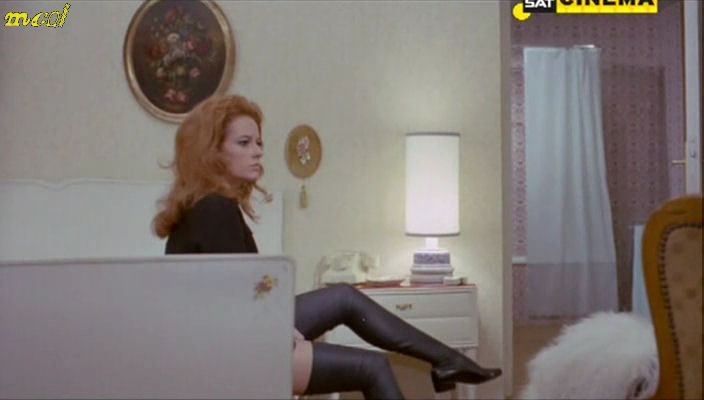 Naked Luciana Paluzzi In La Morte Non Ha Sesso