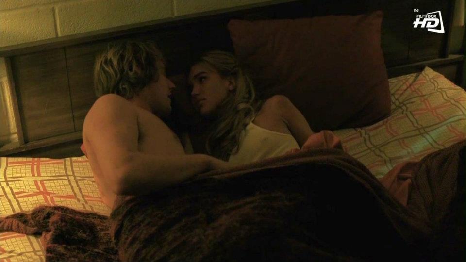 Naked Arielle Kebbel In Reeker