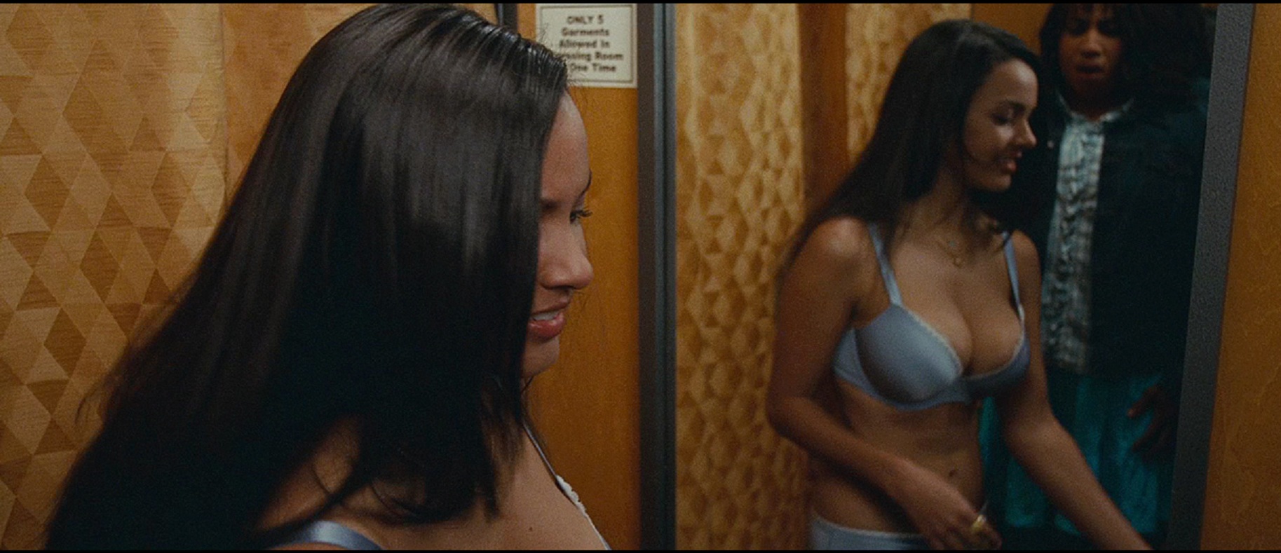 Naked Jessica Lucas In Big Mommas Like Father Like Son