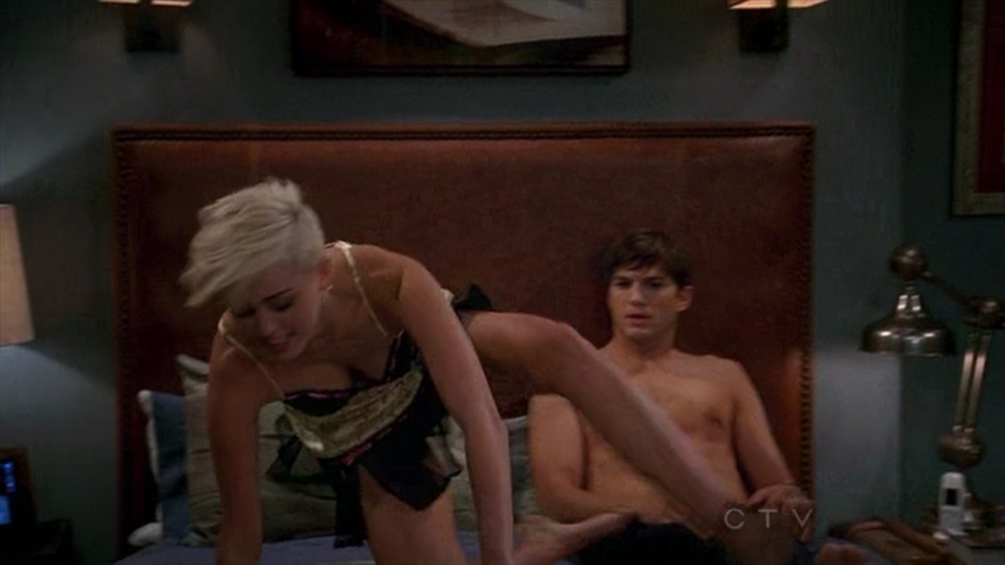 Naked Miley Cyrus In Two And A Half Men 5397