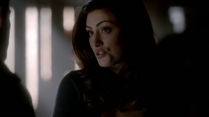 Naked Phoebe Tonkin Unknown In The Vampire Diaries 1247