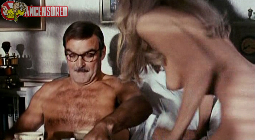 Naked Ursula Andress in Mountain of the Cannibal God < ANCENSORED