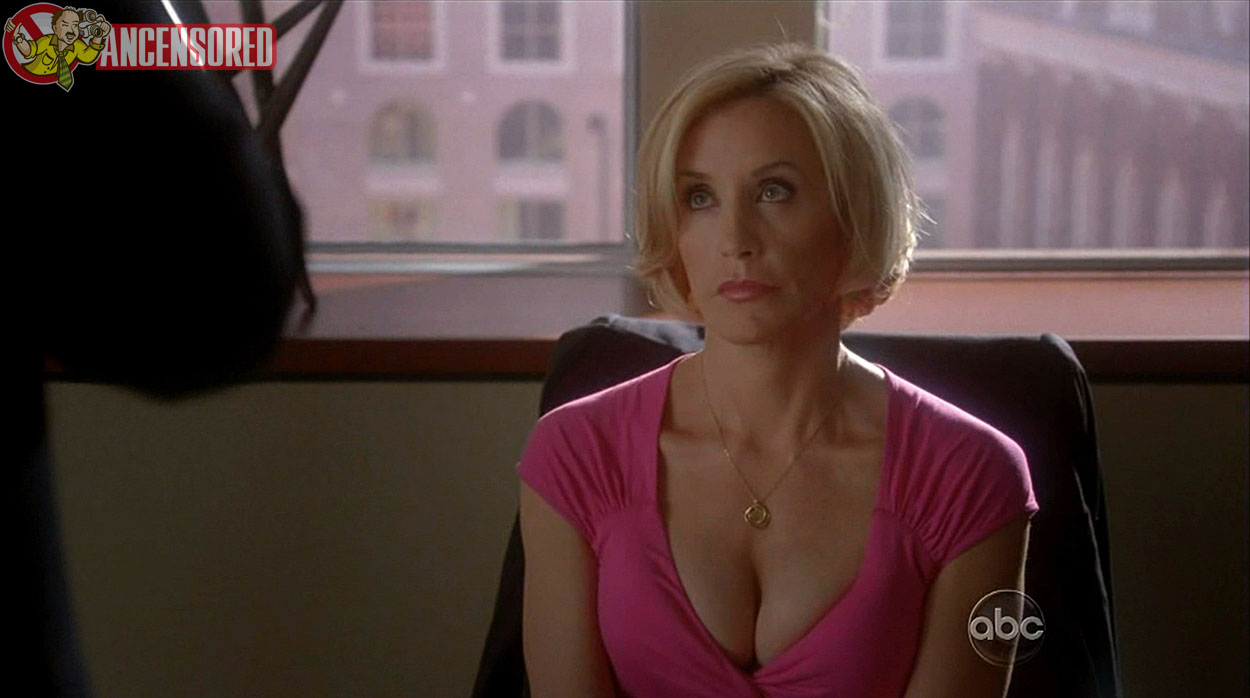 Naked Felicity Huffman in Desperate Housewivesu003c ANCENSORED