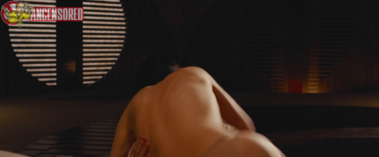 Naked Charlize Theron In Aeon Flux